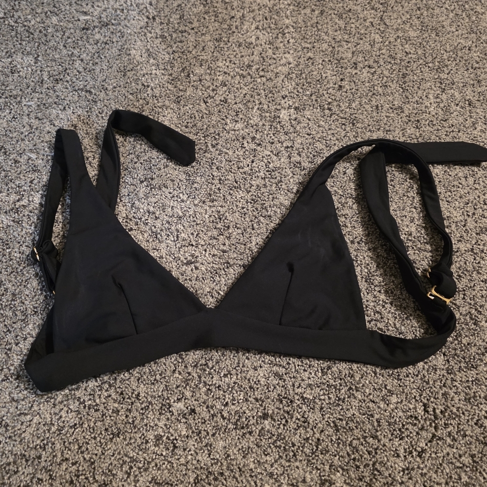 Skatie Asher Bikini Top In Black